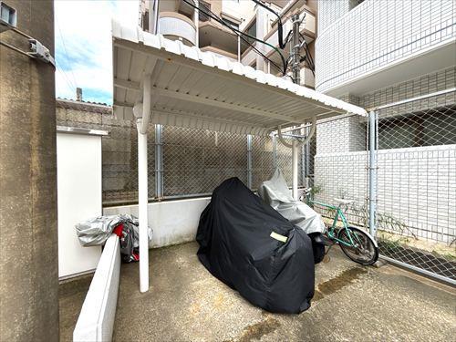バイク置き場