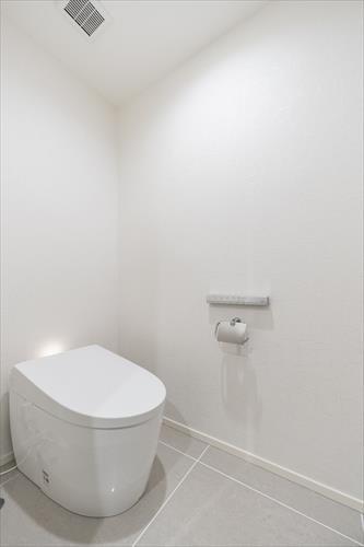 洗面所側トイレ