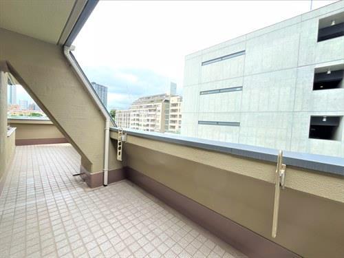 西側バルコニー