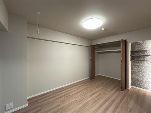 洋室（約6.8帖）