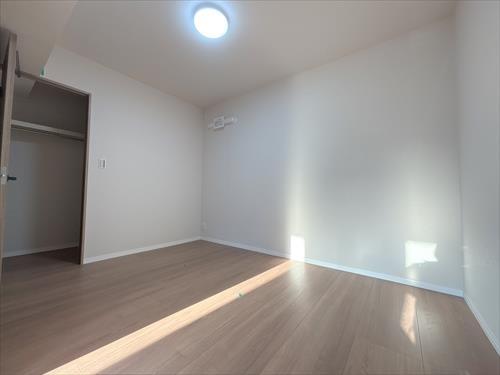 洋室（約6.4帖）