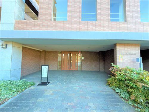 エントランス前