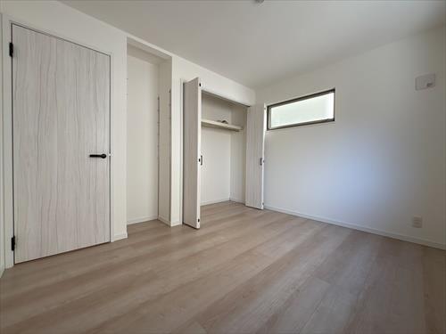 洋室（約5.7帖）