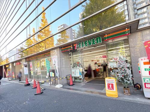セブンイレブン小石川白山通り店 230m