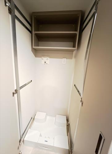 洗濯機置き場(洗面所内)