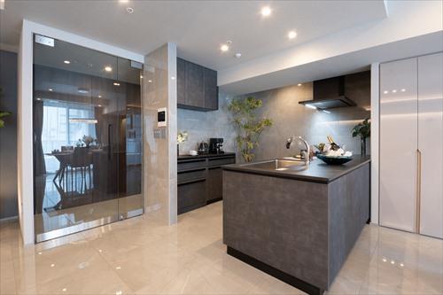 キッチン　カップボード