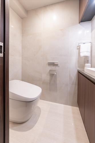 東側　お手洗い