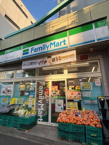 ファミリーマート本駒込駅前店