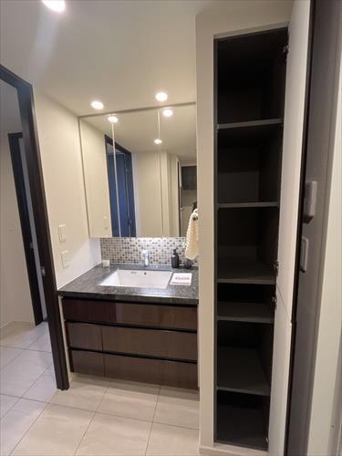 洗面化粧台　収納