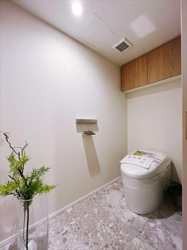 トイレ(洗面所側)