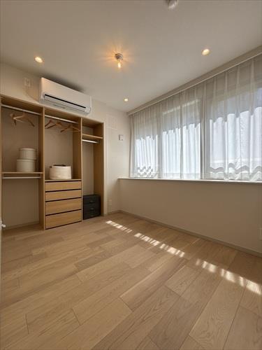 洋室南東向き(約5.3帖)(1)