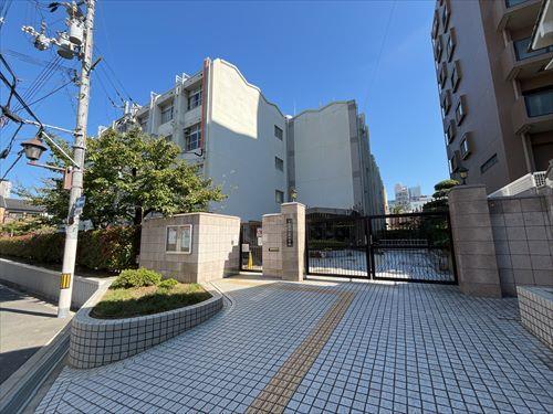 大阪市立上町中学校530m 大阪市立上町中学校530m