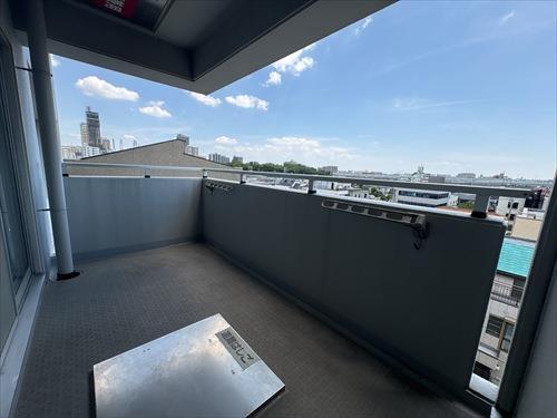 東側バルコニー