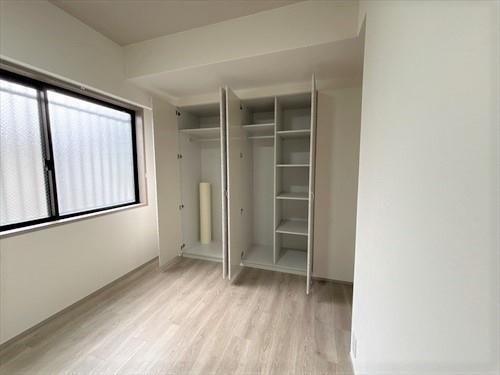 クローゼット（洋室約6.8帖）