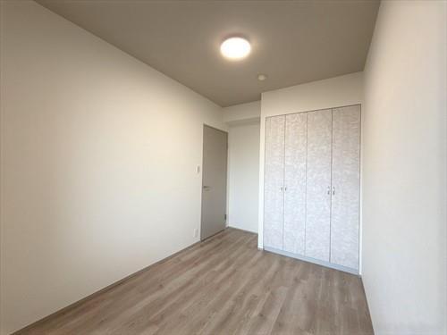 洋室約5.0帖（玄関横）