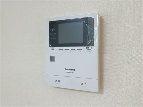 設備：モニター付インターフォン