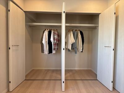 洋室約6.9帖　収納