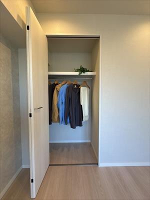 洋室約5.3帖　収納