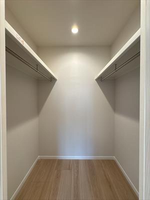 洋室約5.8帖 　収納