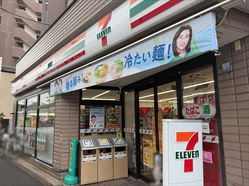 セブンイレブン（580m）