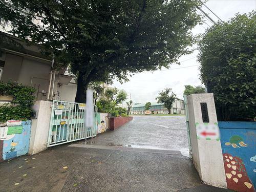 杉並区立東田小学校（780m）