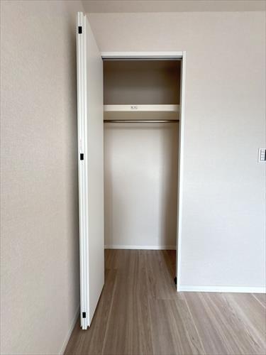 洋室約6.6帖　収納