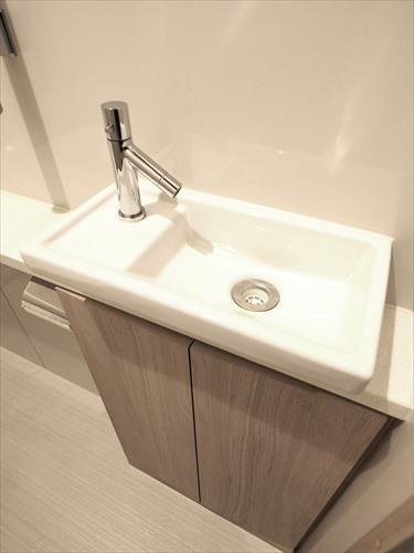 温水洗浄便座トイレ_手洗い場