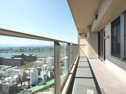 西側バルコニー