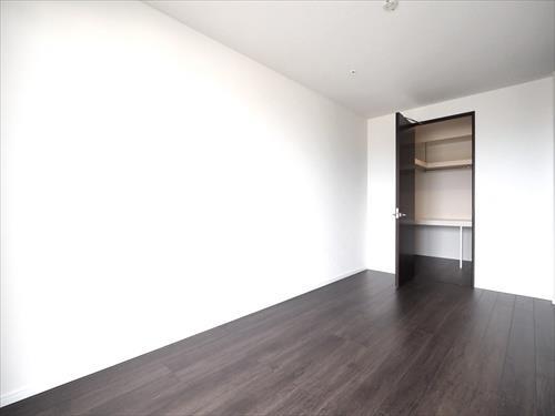 洋室（約8.0帖）