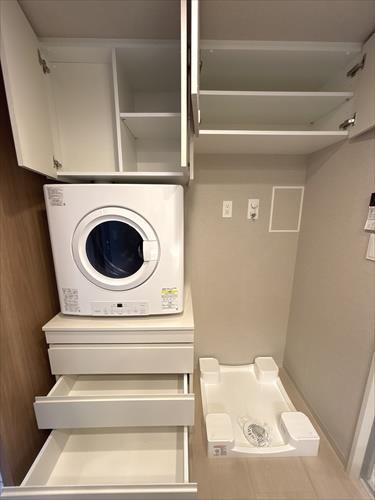 洗面室　リネン庫