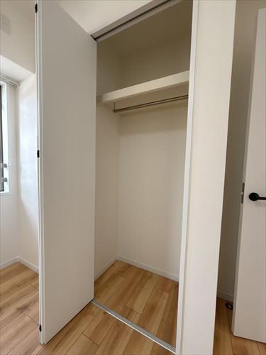 洋室（約6.2帖）クローゼット