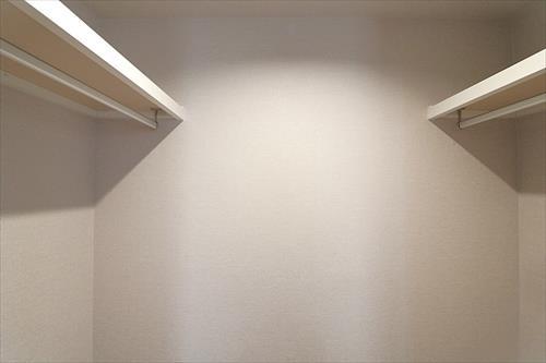 洋室①（約6帖）ウォークインクローゼット