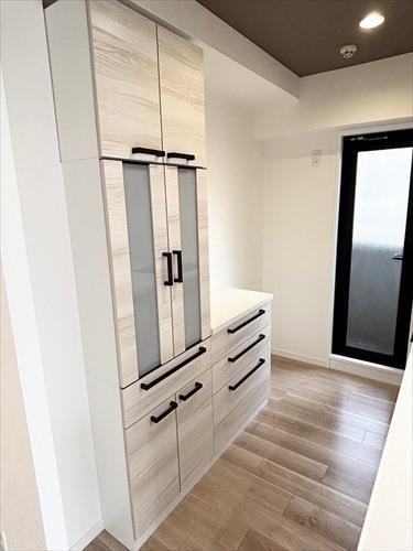 キッチン内カップボード