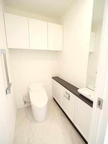 温水洗浄便座トイレ