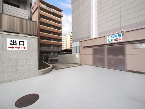 駐車場・ゴミ置き場