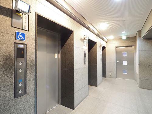 1階エレベーターホール