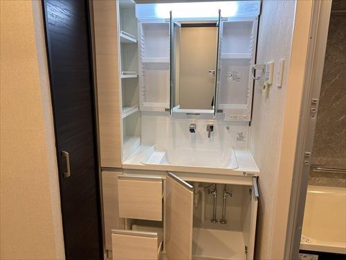 三面鏡付化粧台