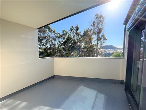 2階バルコニー【令和7年11月撮影】