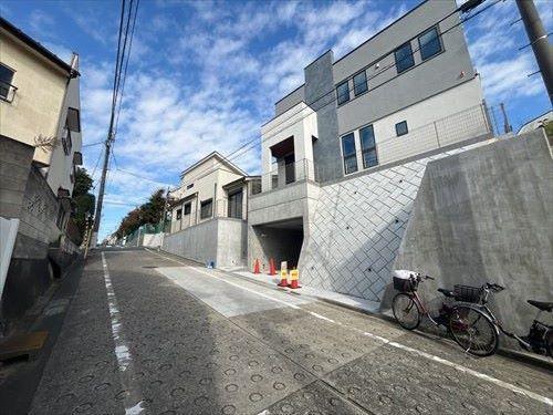 南西側前面道路