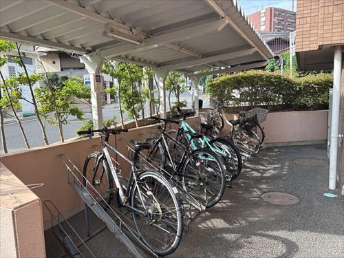 駐輪場（2025年7月撮影）