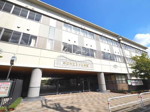 守口市立さつき学園小中一貫校 380m