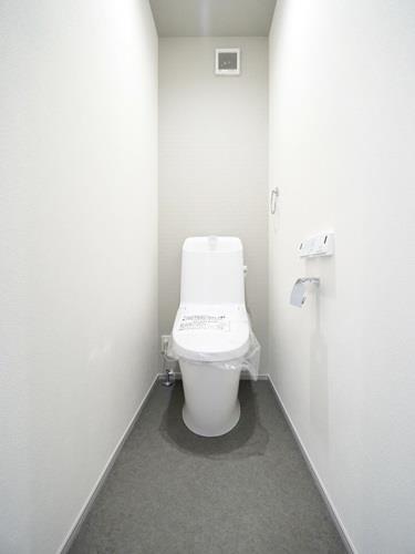 2階_温水洗浄便座トイレ