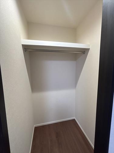 ウォークインクローゼット約6.0帖部分