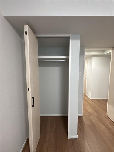 洋室（約6.1帖）収納