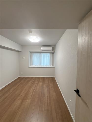 洋室（約7.4帖）