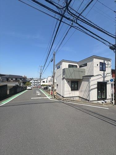 西側前面道路含む現地写真（約6.5ｍ）