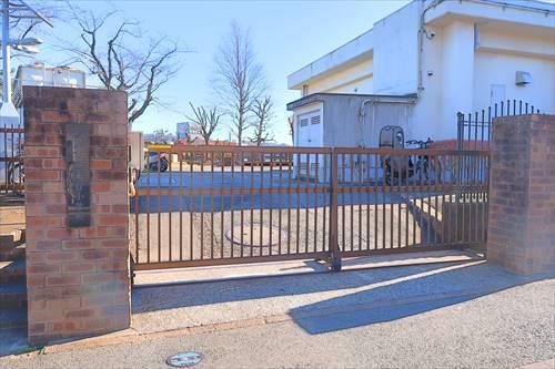 横浜市立南台小学校まで510m