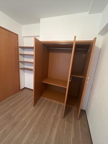 洋室約5.7帖の収納