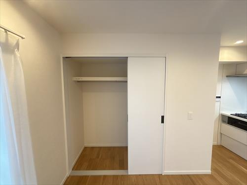 クローゼット（リビング部分）