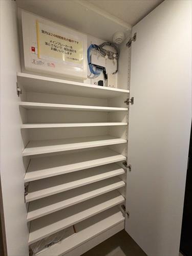 シューズボックス